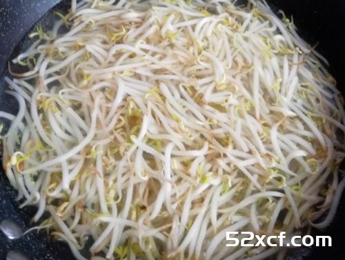 黄瓜拌绿豆芽家常做法