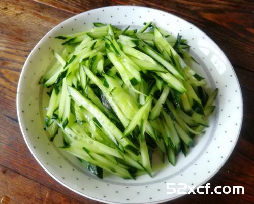 黄瓜拌绿豆芽家常做法
