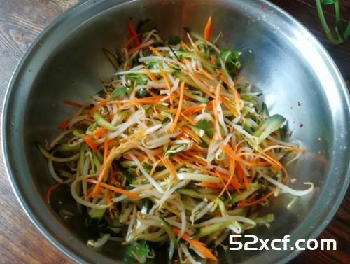 黄瓜拌绿豆芽家常做法