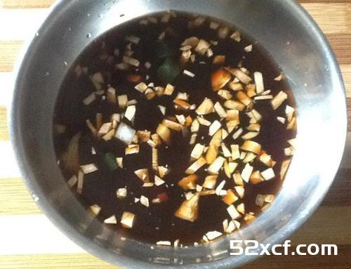 酱汁蒸蛤蛎宽粉的做法
