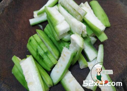 丝瓜菌菇汤的家常做法