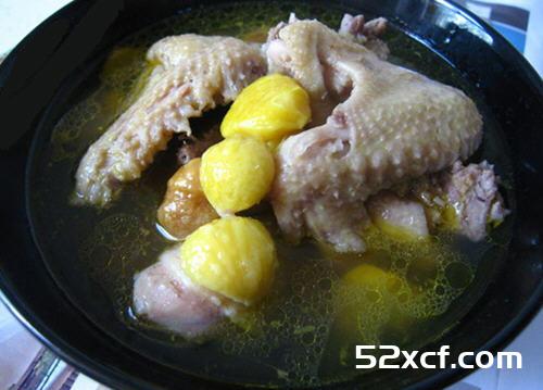 板栗煨土鸡的做法