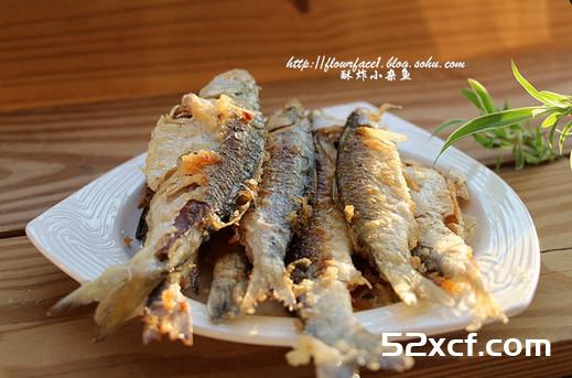酥炸小杂鱼的做法