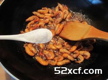 油爆河虾的家常做法