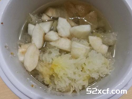平民燕窝桃胶银耳蔓越莓糖水