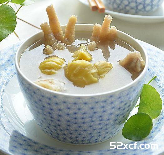 板栗百合煲鸡脚的做法