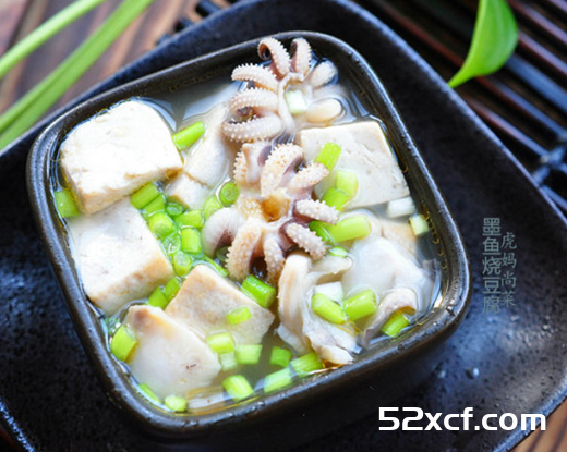 小墨鱼炖豆腐下奶