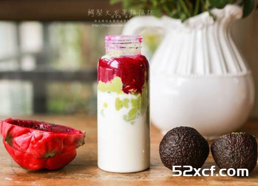 牛油果火龙果摇摇杯的做法