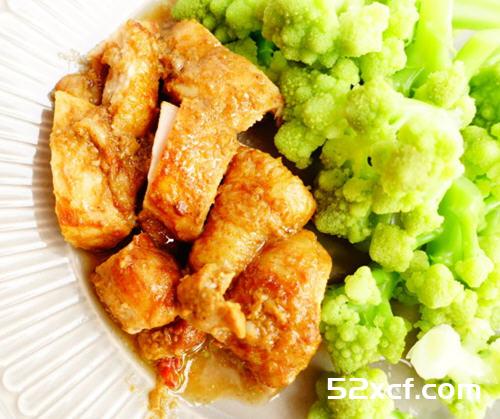坦都里烤鸡配绿宝塔花菜的做法
