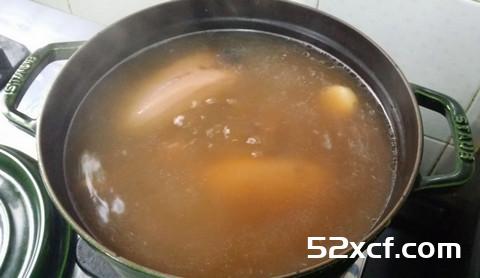 莲藕章鱼马蹄绿豆煲猪展的做法