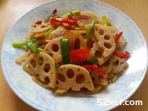 腊肉炒藕片的做法