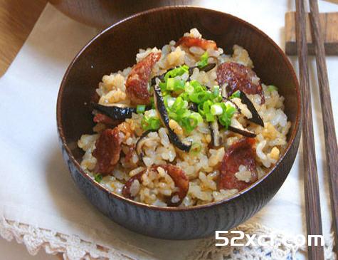 香菇腊肠焖饭（电饭锅版）