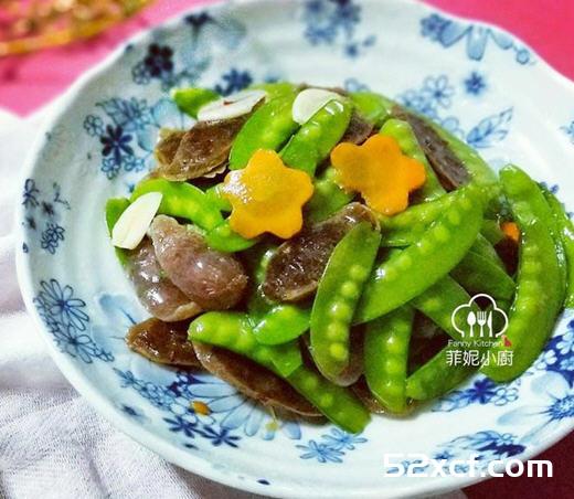 双味腊肠炒碗豆的做法
