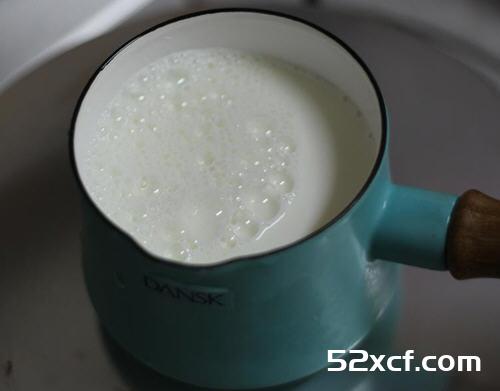 手煮黑糖鲜奶茶的做法