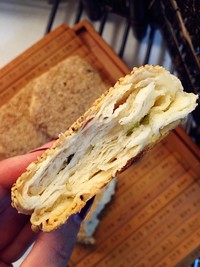 葱香油酥烧饼的做法