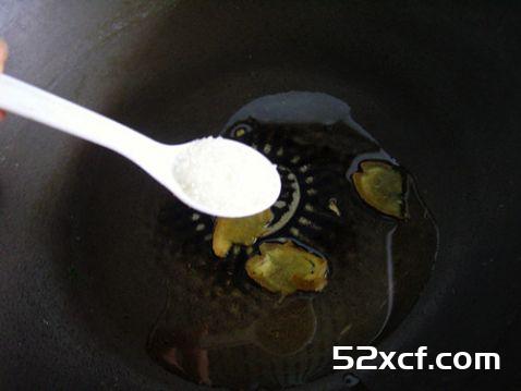 香卤猪脚的做法