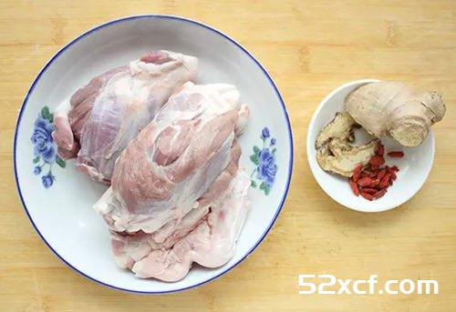 当归姜片羊肉汤的做法