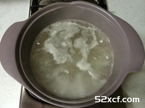 泡菜黄豆芽汤的做法