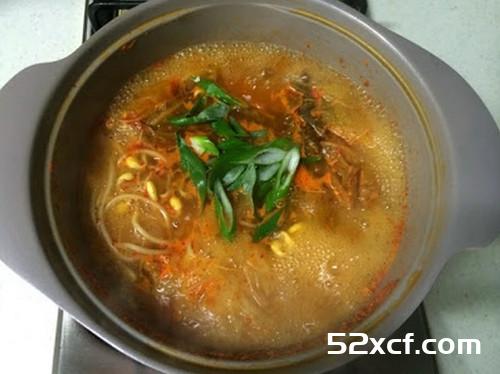 泡菜黄豆芽汤的做法