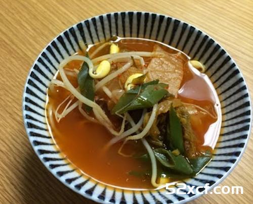泡菜黄豆芽汤的做法