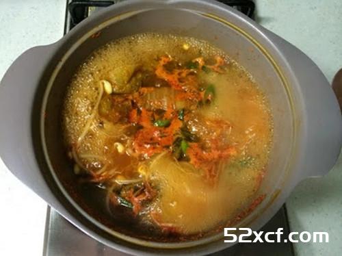 泡菜黄豆芽汤的做法