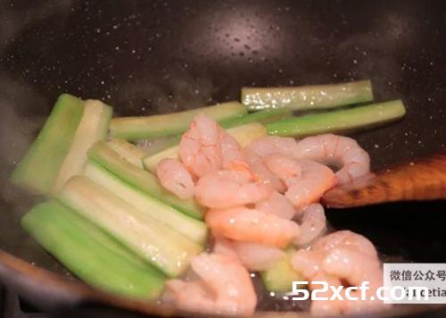 丝瓜烩虾仁的做法