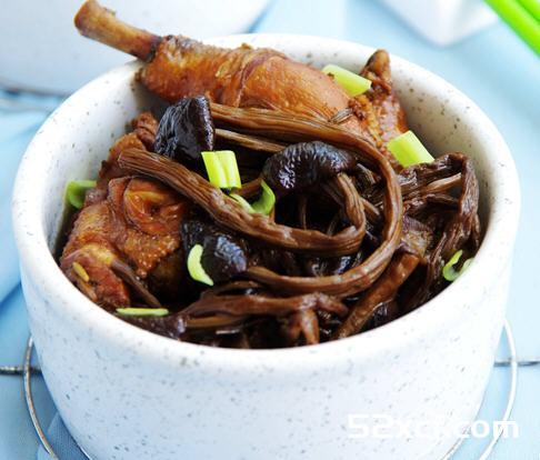 茶树菇炖鸡的做法