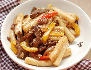 牛肉炸年糕的做法