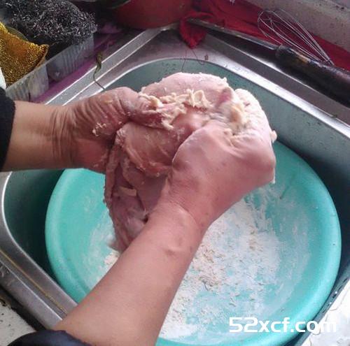 沙虫猪肚抱蛋煲的做法