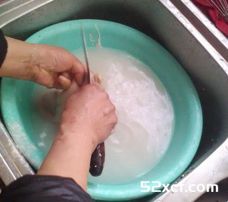 沙虫猪肚抱蛋煲的做法