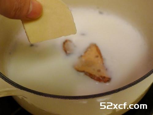 白酱红咖哩炖鸡的做法