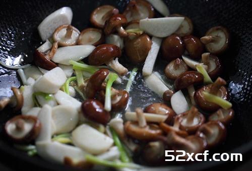 香菇炒肉的做法