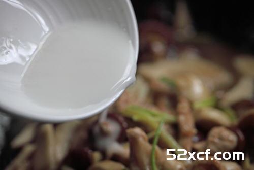 香菇炒肉的做法