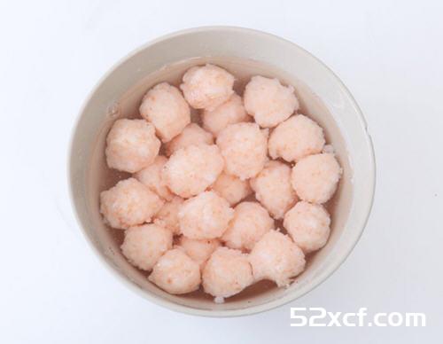 虾丸萝卜汤的做法