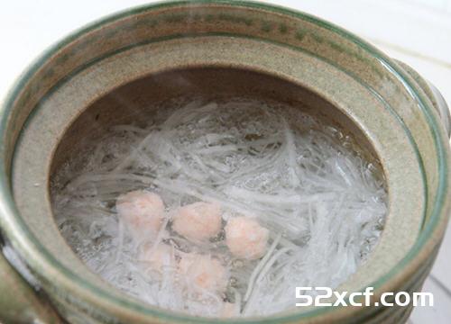 虾丸萝卜汤的做法