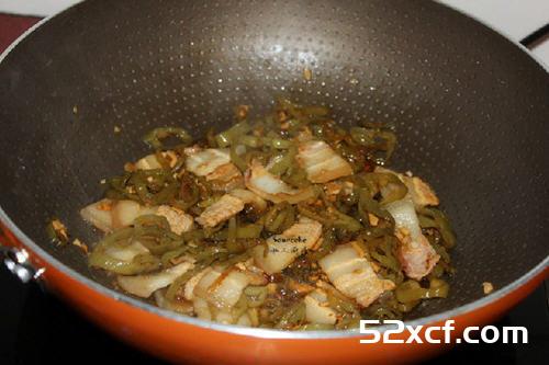 酸辣椒炒肉的做法