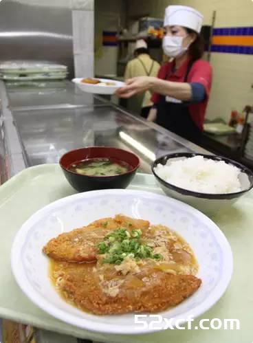 中日两国大学食堂大比拼 前方高能