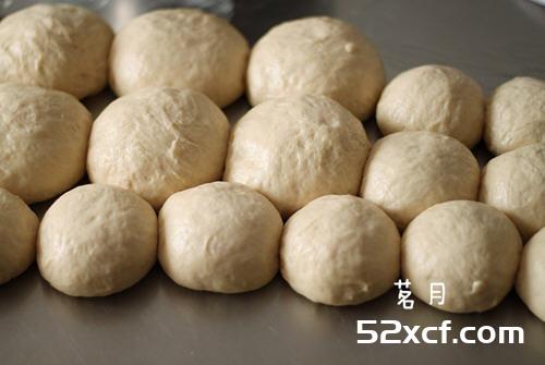 黑胡椒猪肉汉堡的做