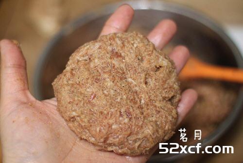黑胡椒猪肉汉堡的做