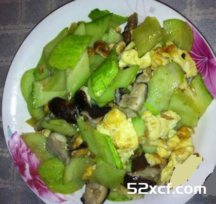 蘑菇和鸡蛋可以一起吃吗蘑菇和鸡蛋相克吗？