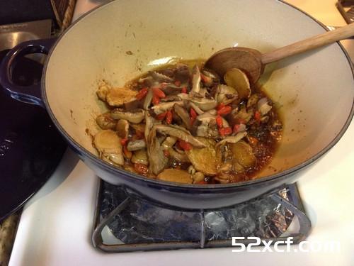 香菇麻油鸡饭的做法