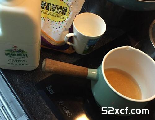 暖心焦糖鲜奶茶的做法
