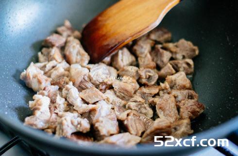 蒜香牛肉块的做法