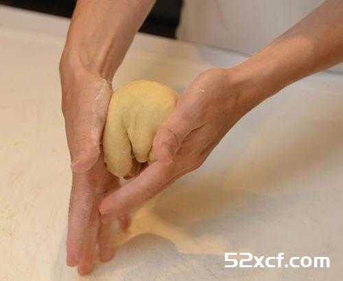 经典玛格莉特手工披萨的做法