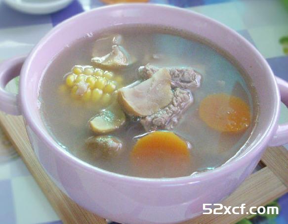 玉米板栗排骨汤的做法