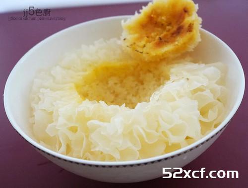核桃枸杞银耳甜汤的做法