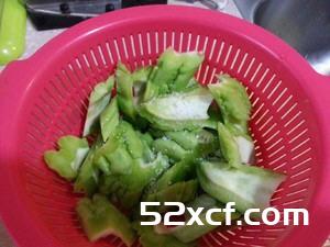 广东苦瓜炒牛肉的做法