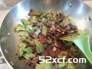 广东苦瓜炒牛肉的做法