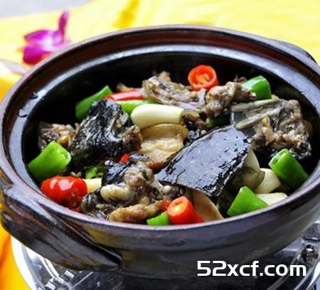 砂锅焖水鱼的做法