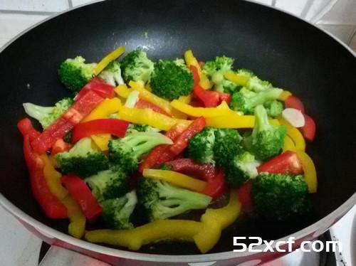 甜椒花椰菜的做法